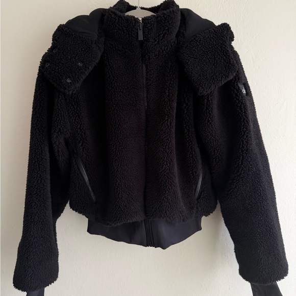 ALO Yoga Jackets & Blazers - Alo Yoga Foxy Sherpa Jacket